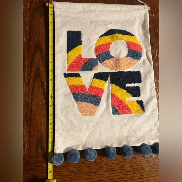 Embroidered LOVE wall decor - Picture 2 of 3